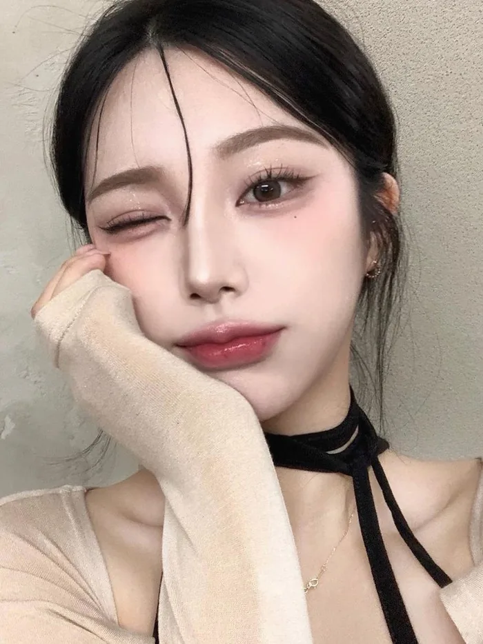 Phẫu thuật mắt lại